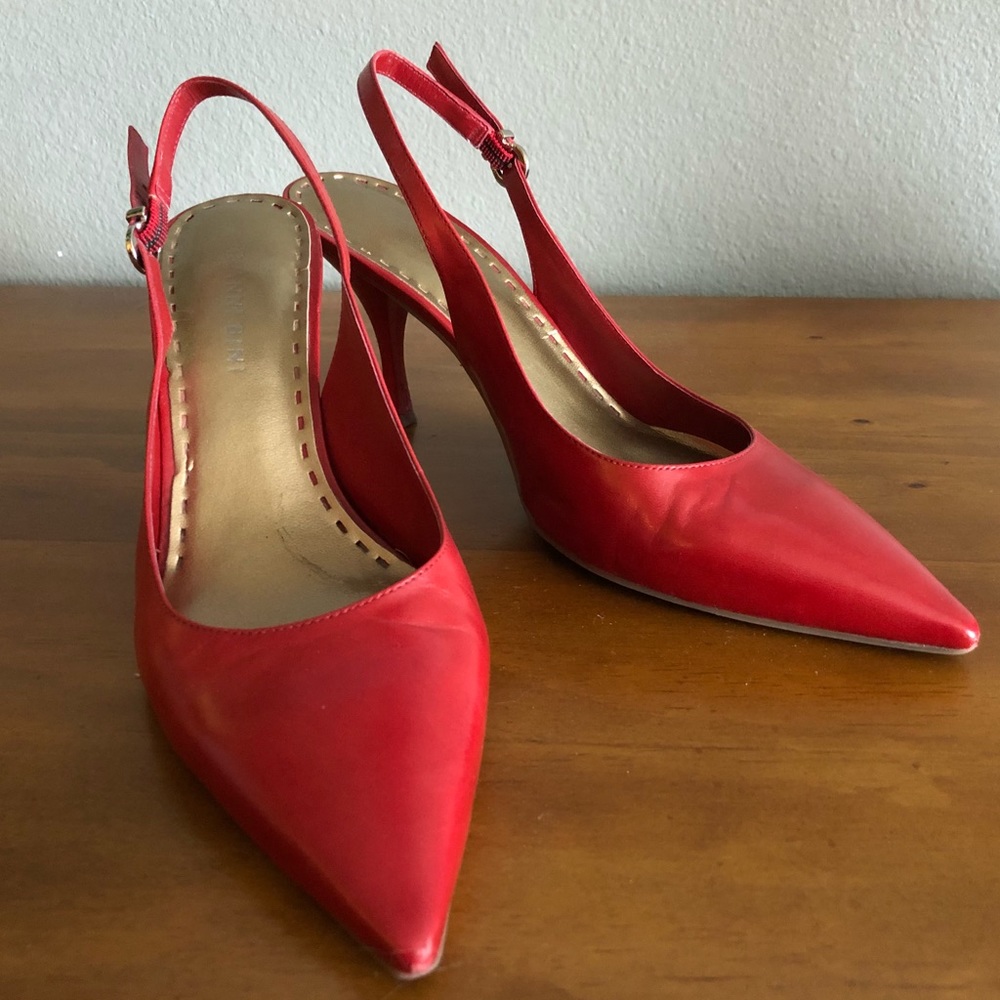 Gianni Bini red sling back heels